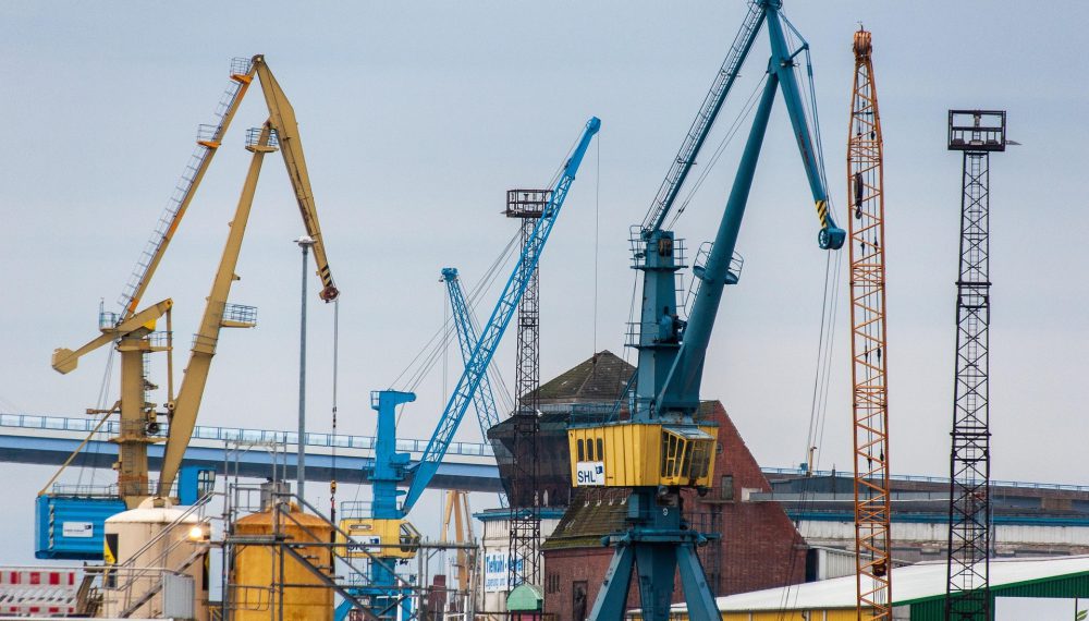 wal_172619-cranes-7921948_1920